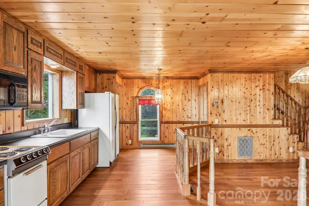 156 Simpson Lane Maggie Valley, NC 28751