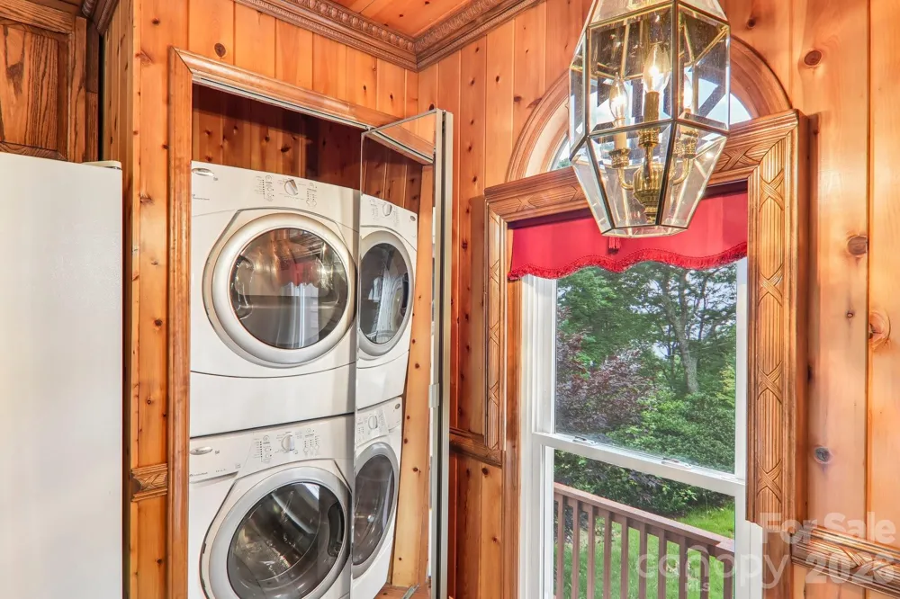 156 Simpson Lane Maggie Valley, NC 28751