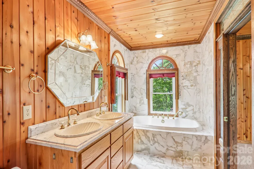 156 Simpson Lane Maggie Valley, NC 28751