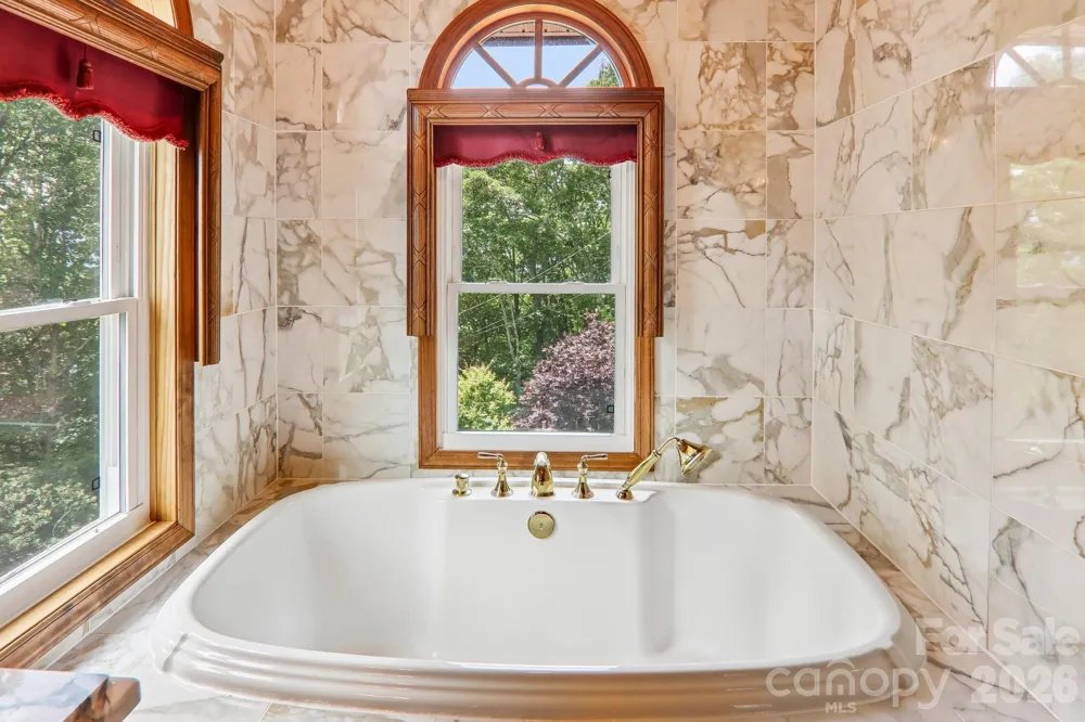 156 Simpson Lane Maggie Valley, NC 28751