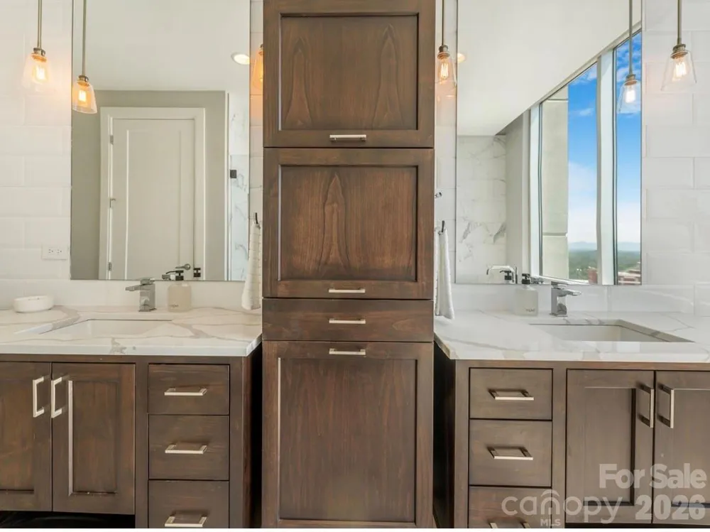 7 Patton Avenue #1605 Asheville, NC 28801