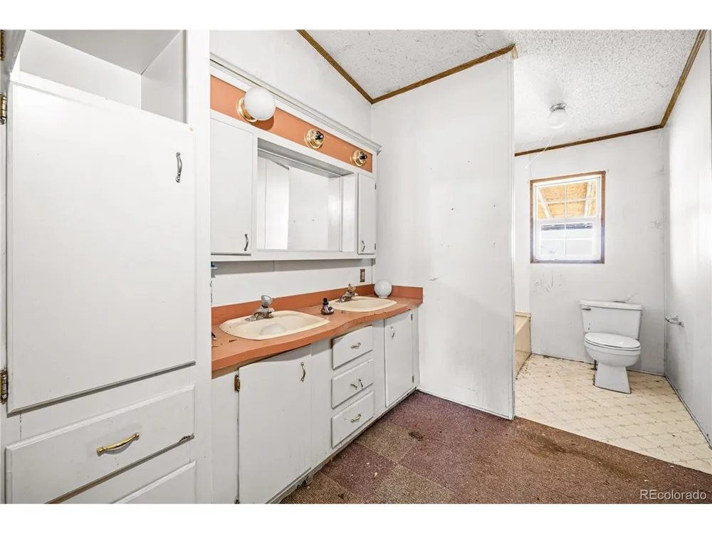 2863 CR 215 Westcliffe, CO 81252