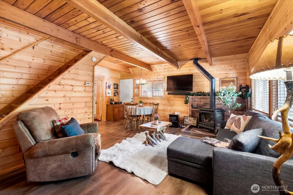 321 Paradise Drive Ashford, WA 98304
