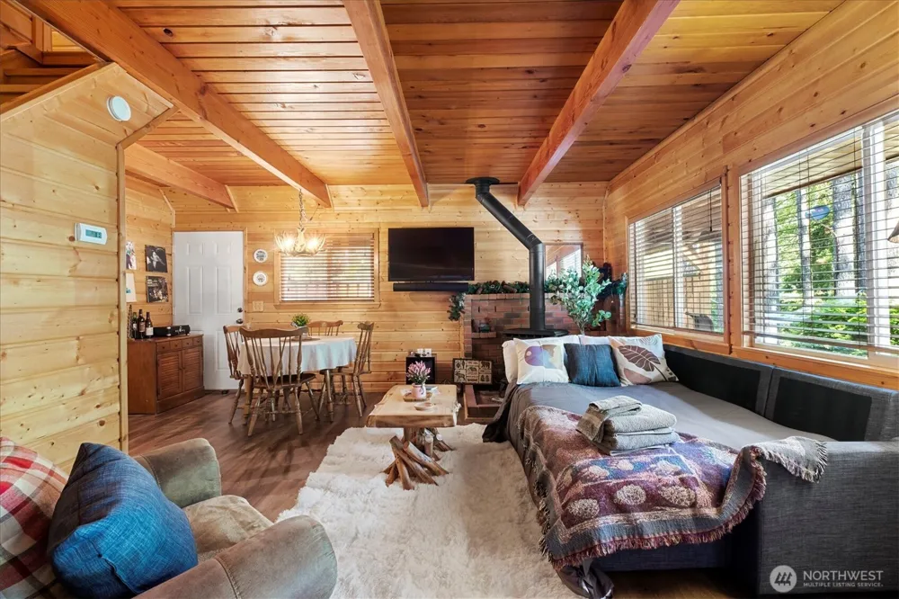 321 Paradise Drive Ashford, WA 98304