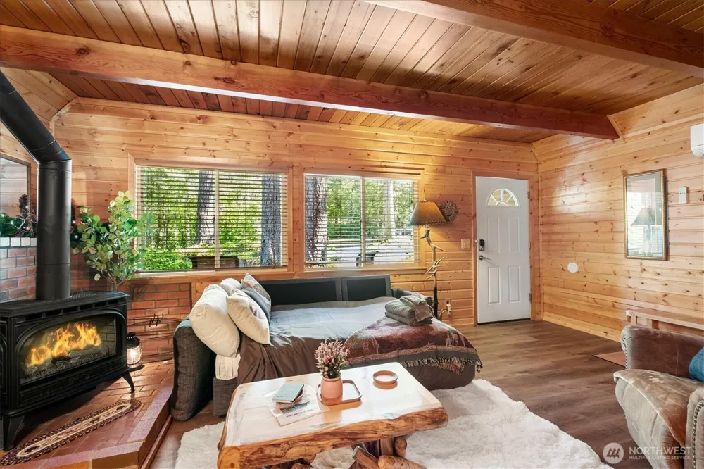 321 Paradise Drive Ashford, WA 98304