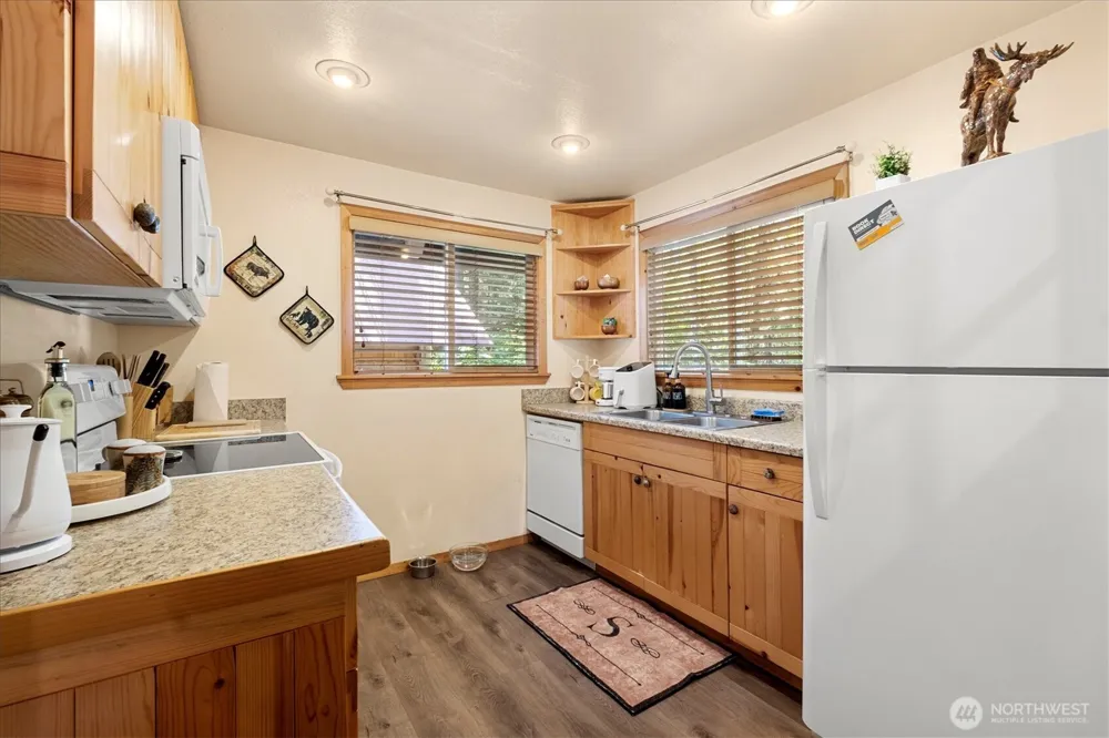 321 Paradise Drive Ashford, WA 98304