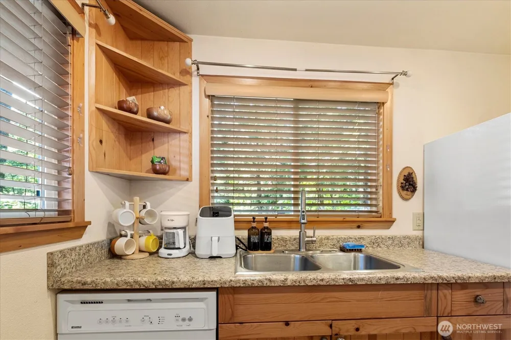 321 Paradise Drive Ashford, WA 98304