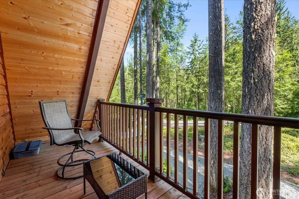 321 Paradise Drive Ashford, WA 98304