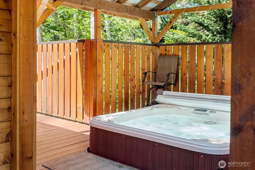 321 Paradise Drive Ashford, WA 98304
