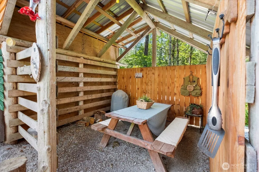 321 Paradise Drive Ashford, WA 98304