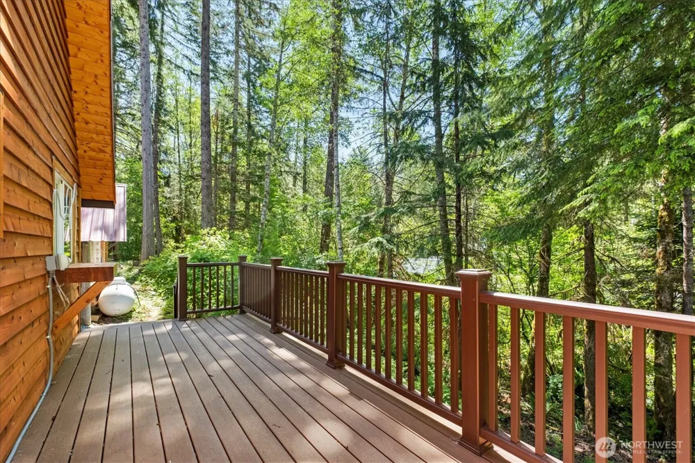 321 Paradise Drive Ashford, WA 98304