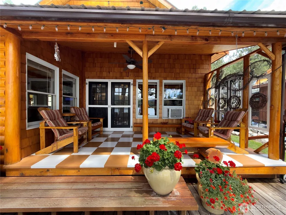 10 Wayland Cove Road Republic, WA 99166