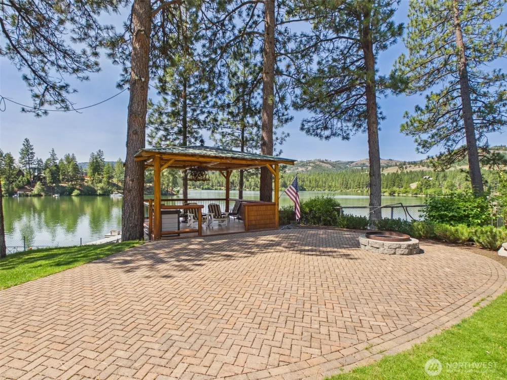 10 Wayland Cove Road Republic, WA 99166