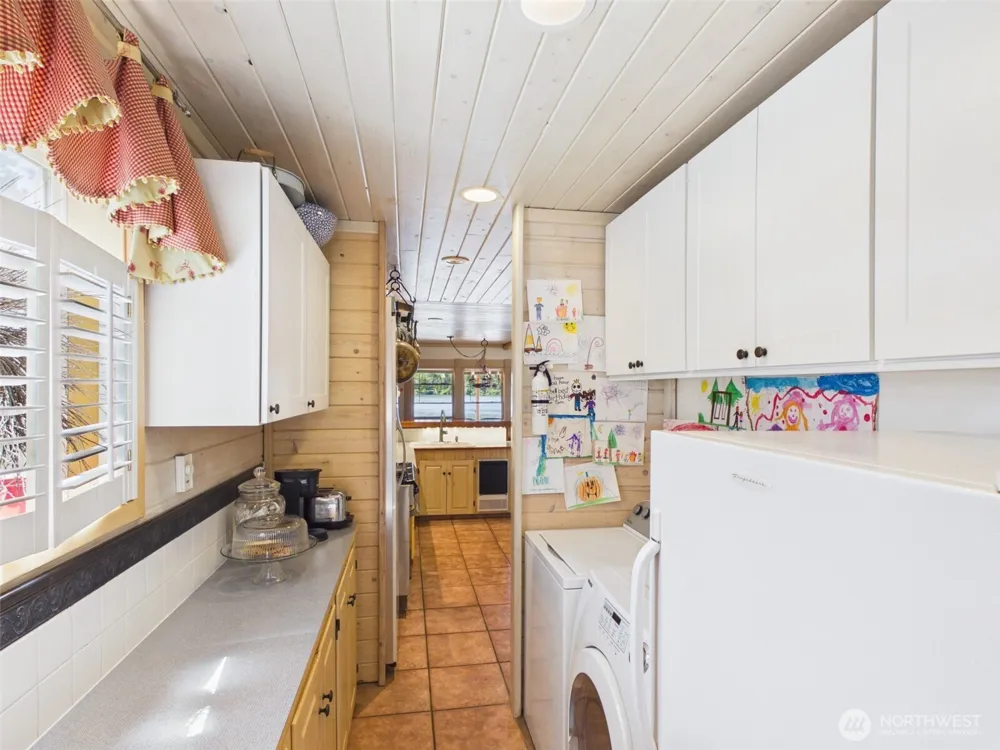 10 Wayland Cove Road Republic, WA 99166