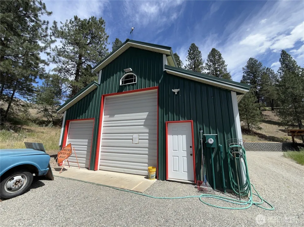 10 Wayland Cove Road Republic, WA 99166
