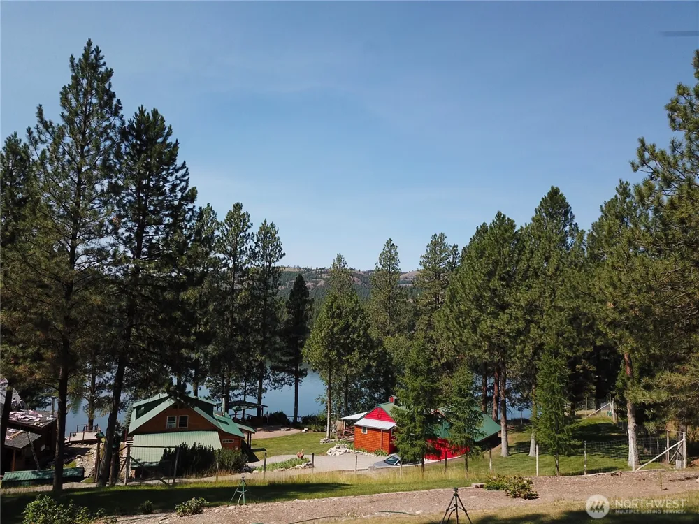 10 Wayland Cove Road Republic, WA 99166