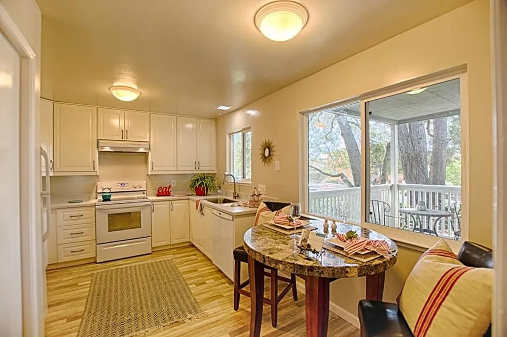 136 Canfield Avenue #A Santa Cruz, CA 95060
