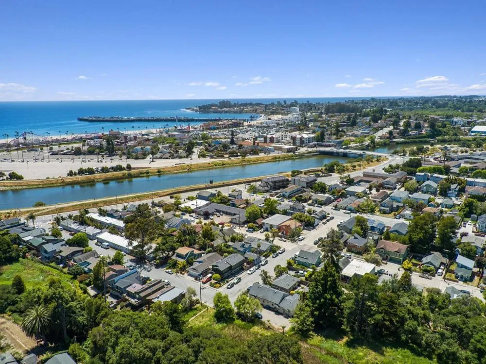 136 Canfield Avenue #A Santa Cruz, CA 95060