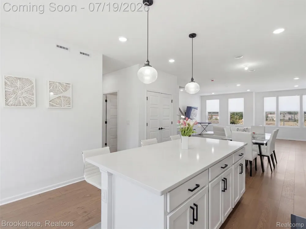 43160 Atwood Avenue Novi City, MI 48375