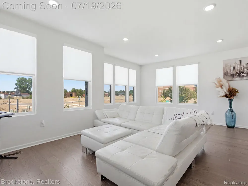 43160 Atwood Avenue Novi City, MI 48375