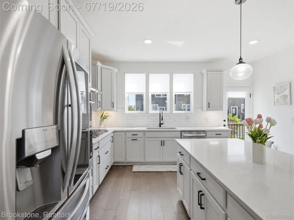 43160 Atwood Avenue Novi City, MI 48375