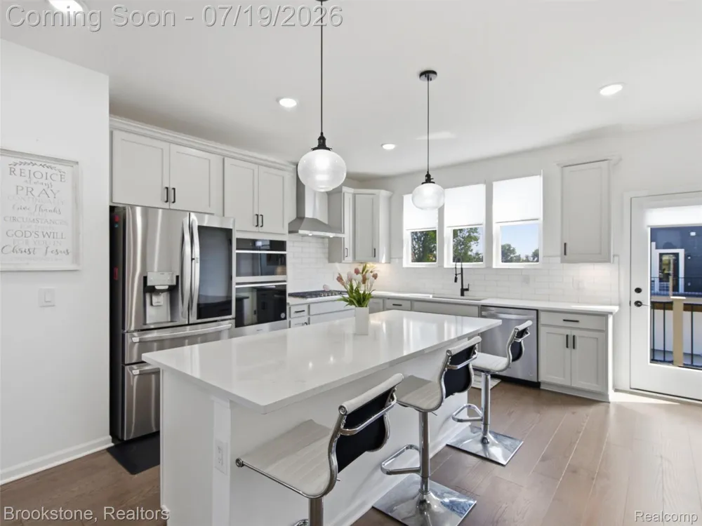 43160 Atwood Avenue Novi City, MI 48375