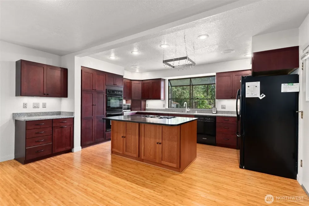 8123 Veterans Drive SW Lakewood, WA 98498