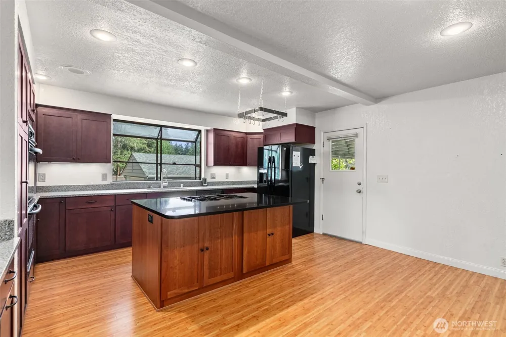 8123 Veterans Drive SW Lakewood, WA 98498