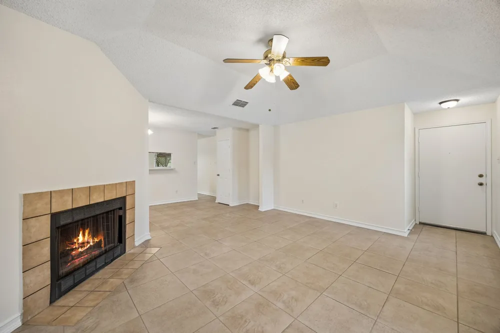 118 E Denton Drive Euless, TX 76039