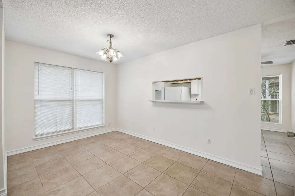 118 E Denton Drive Euless, TX 76039