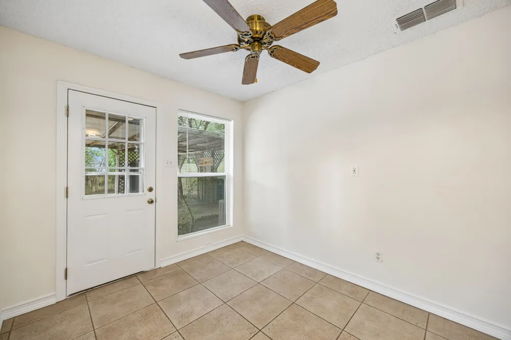 118 E Denton Drive Euless, TX 76039