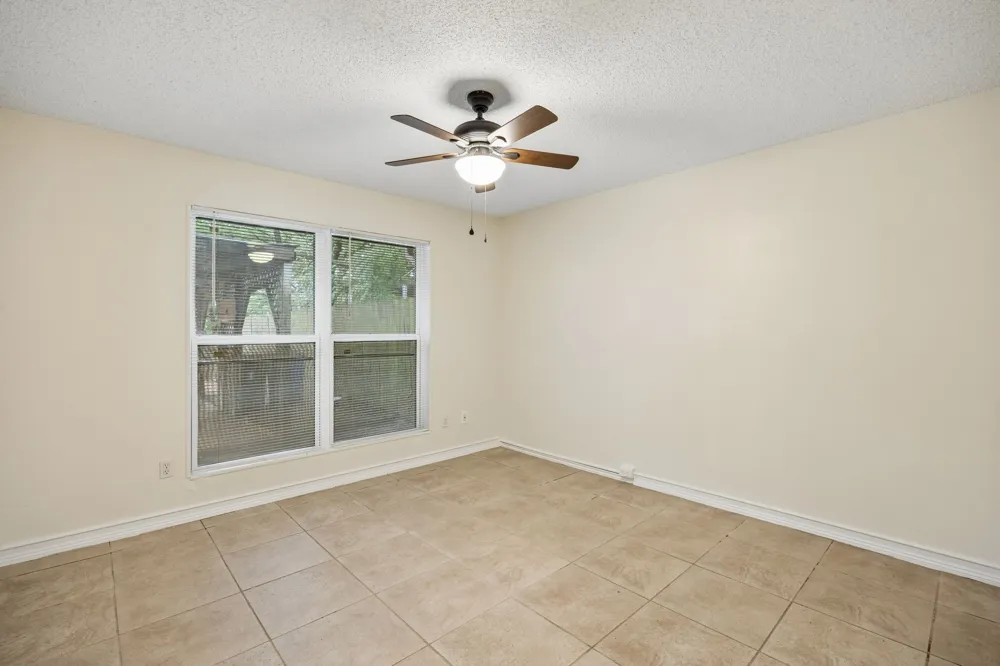 118 E Denton Drive Euless, TX 76039