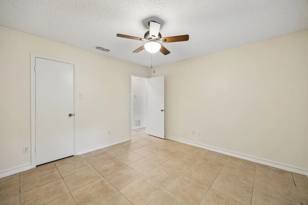 118 E Denton Drive Euless, TX 76039