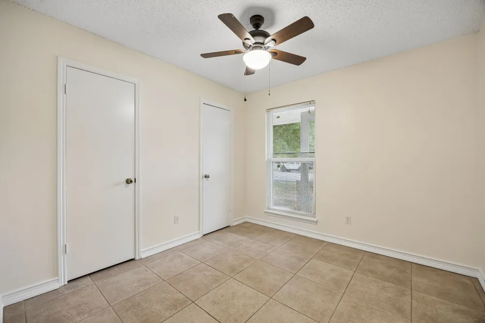 118 E Denton Drive Euless, TX 76039