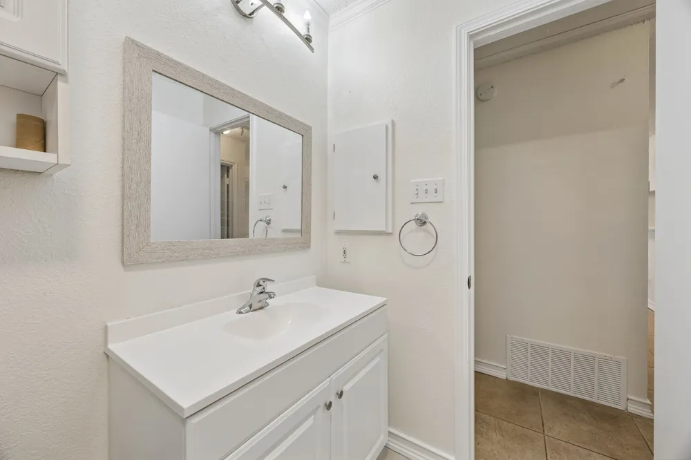 118 E Denton Drive Euless, TX 76039