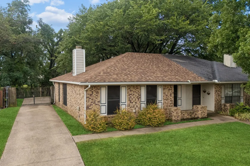 118 E Denton Drive Euless, TX 76039