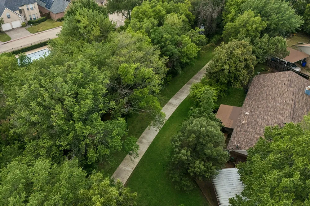 118 E Denton Drive Euless, TX 76039