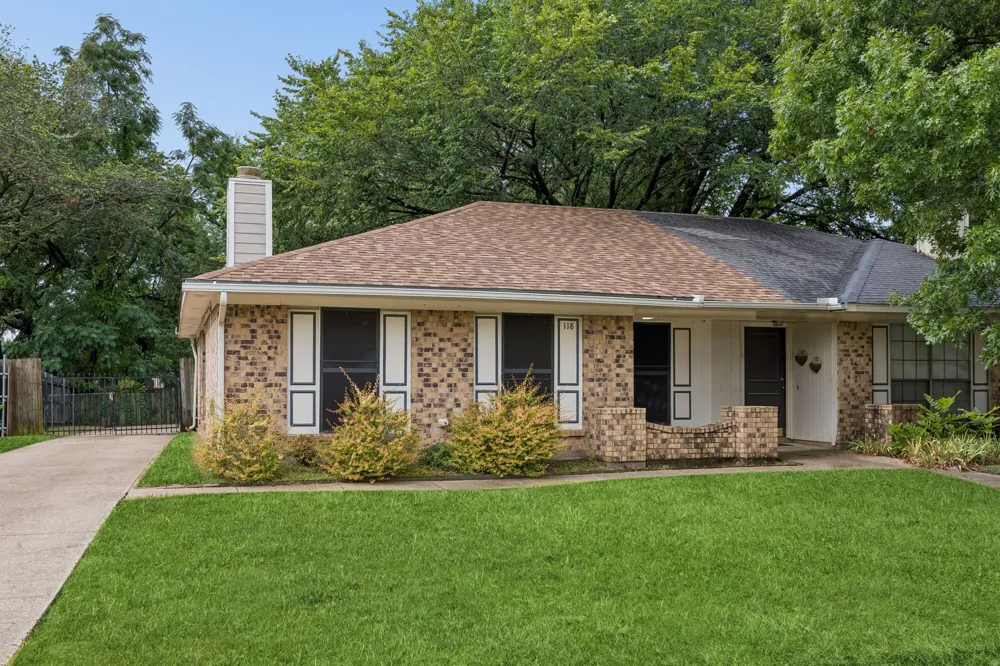 118 E Denton Drive Euless, TX 76039