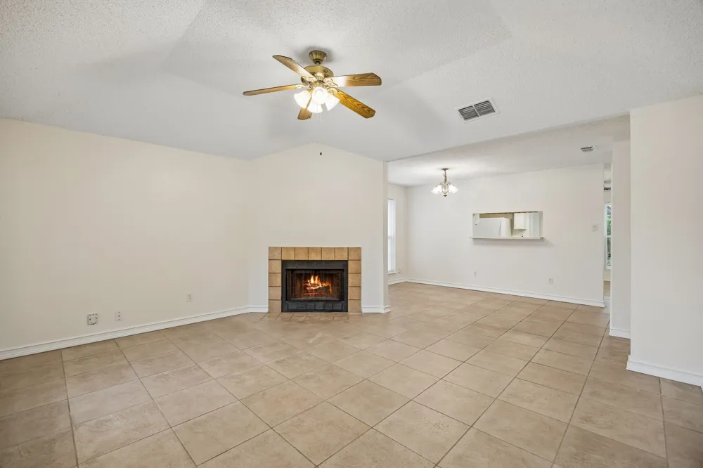 118 E Denton Drive Euless, TX 76039