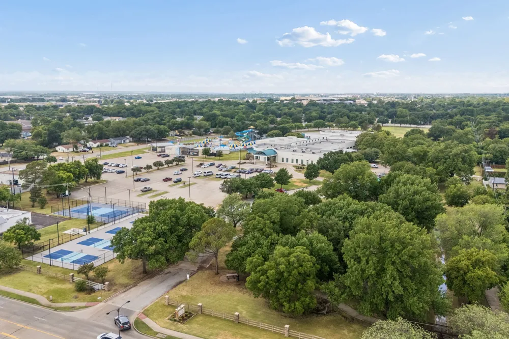 118 E Denton Drive Euless, TX 76039