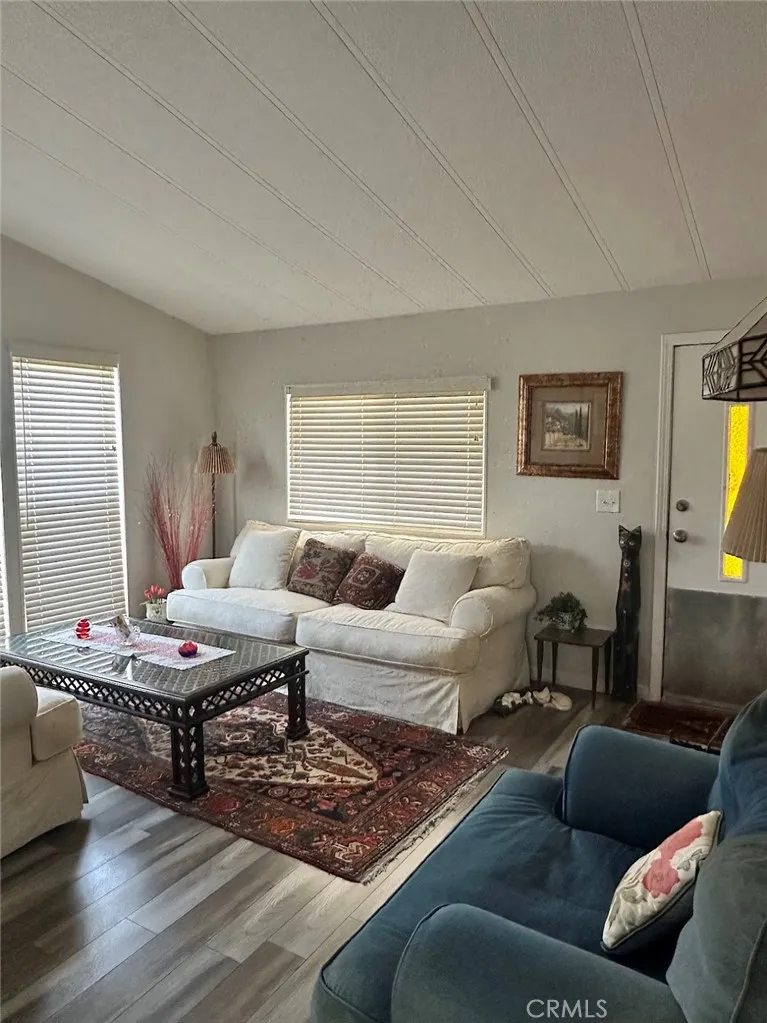 25350 W Posey Hemet, CA 92544