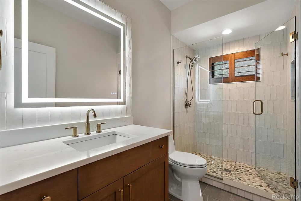 41255 Conger Bay Drive Harrison Charter Township, MI 48045