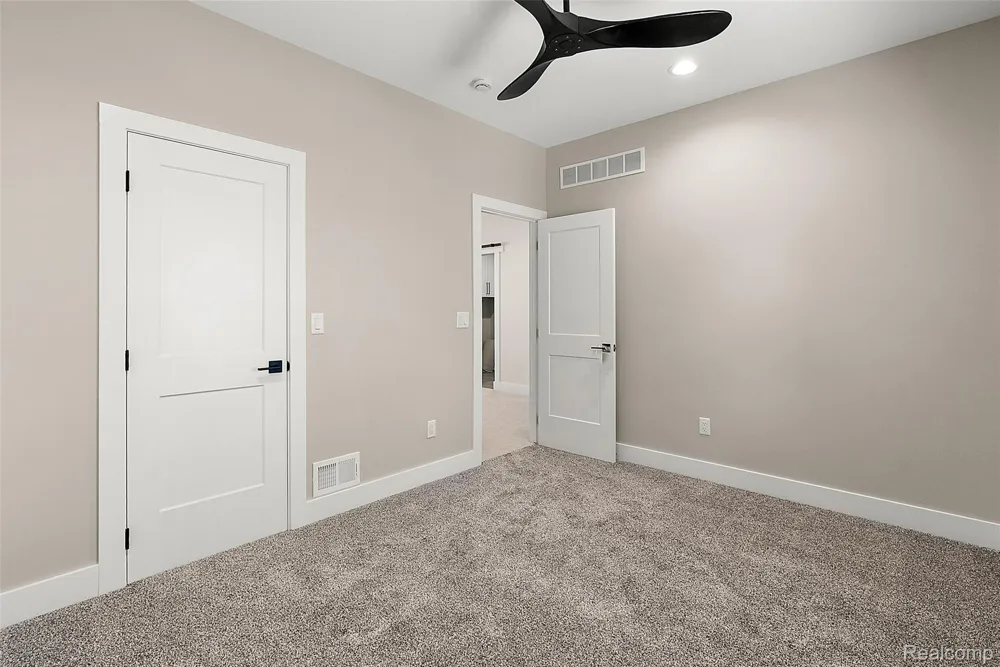 41255 Conger Bay Drive Harrison Charter Township, MI 48045
