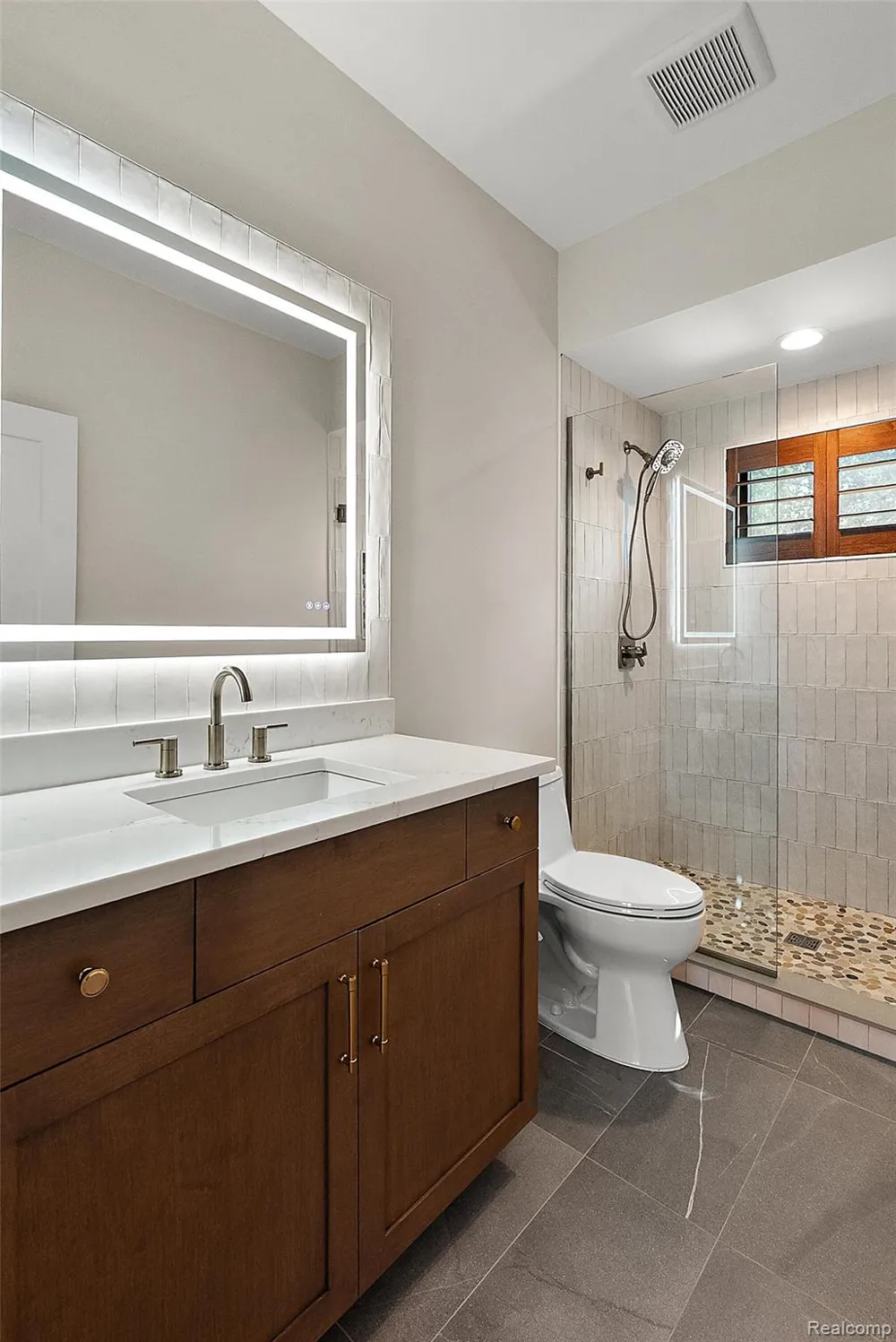 41255 Conger Bay Drive Harrison Charter Township, MI 48045