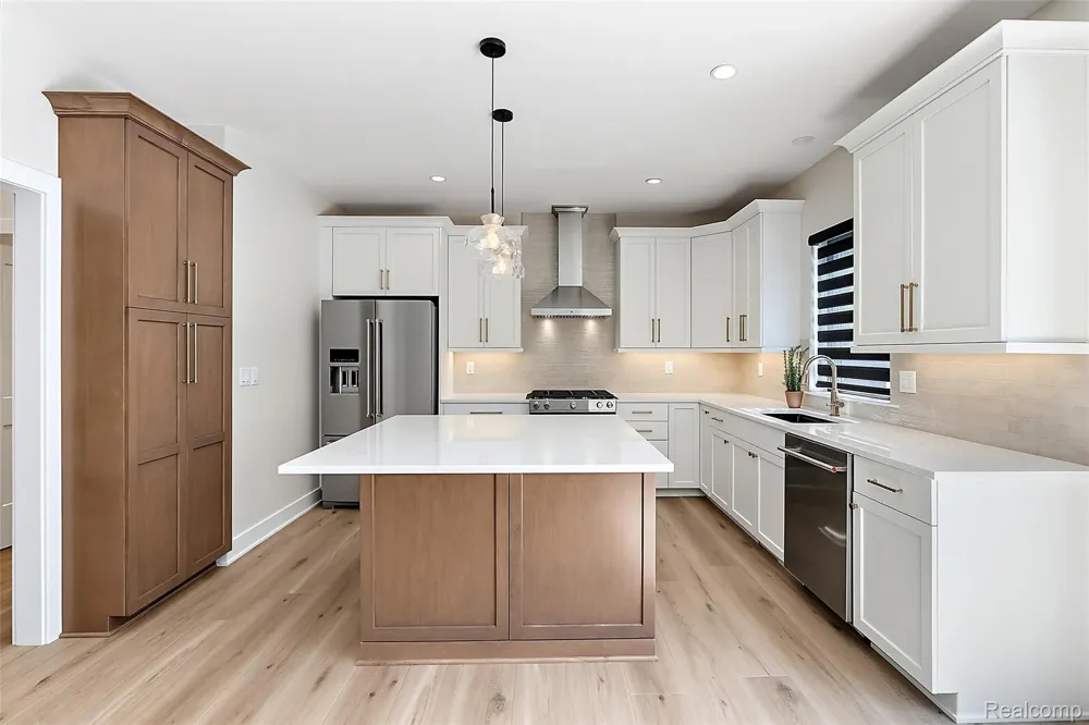 41255 Conger Bay Drive Harrison Charter Township, MI 48045