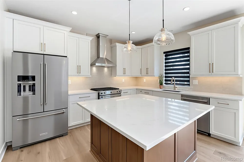 41255 Conger Bay Drive Harrison Charter Township, MI 48045
