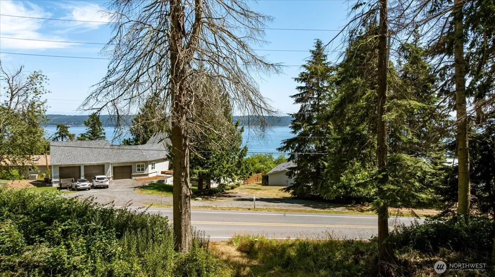 2458 North Bluff Rd Greenbank, WA 98253