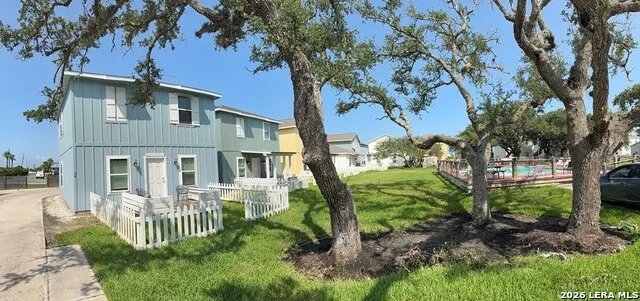 4212 HIGHWAY 35 S Rockport, TX 78382