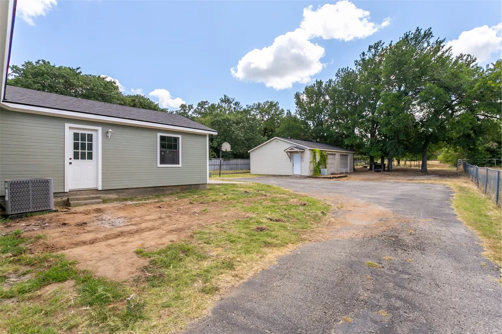 1346 S Reno Road Reno, TX 76082