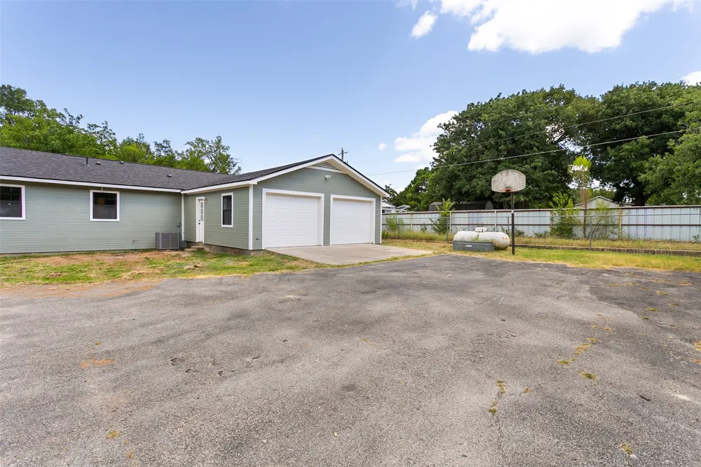1346 S Reno Road Reno, TX 76082